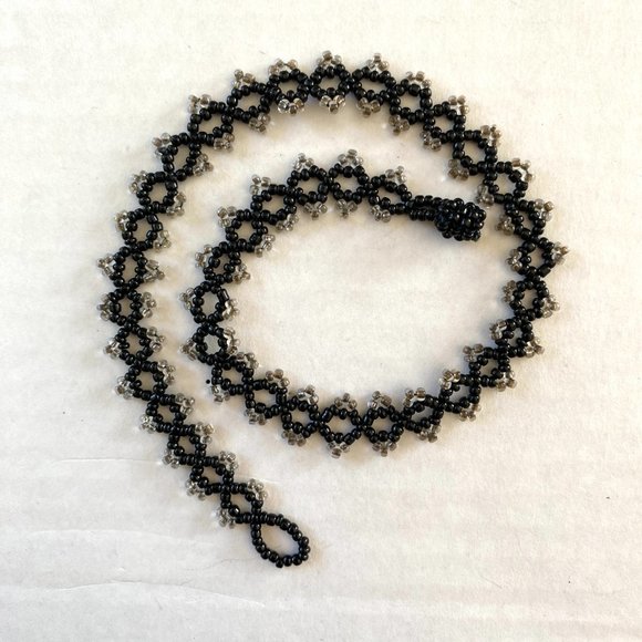 Handmade Hungarian Beaded Choker and Bracelet Set with Black and Silver Beads - Picture 5 of 11